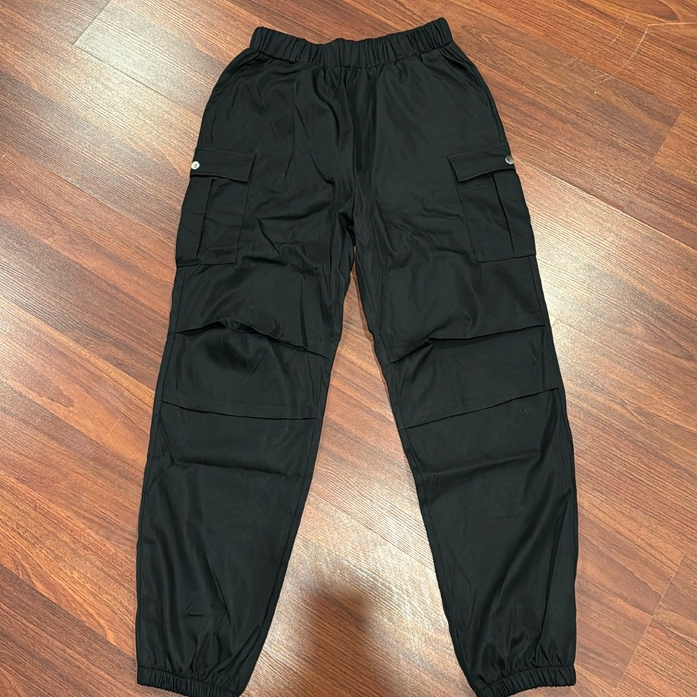 Cute black women’s cuffed cargo pants